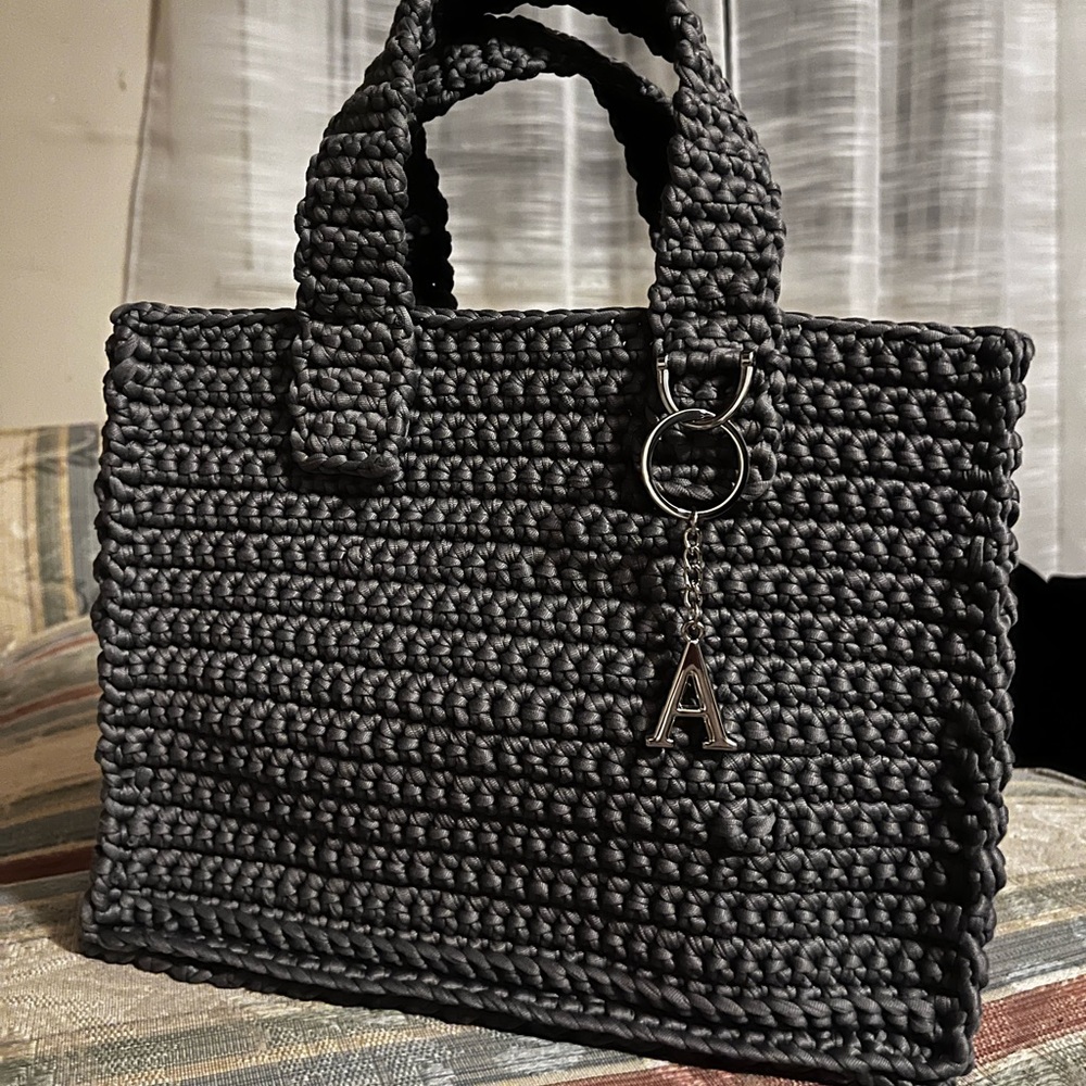 individual order available in other colors and choice of thread.